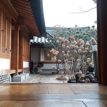 Sarangnamoo Hanok Guesthouse Jeonju Exterior photo
