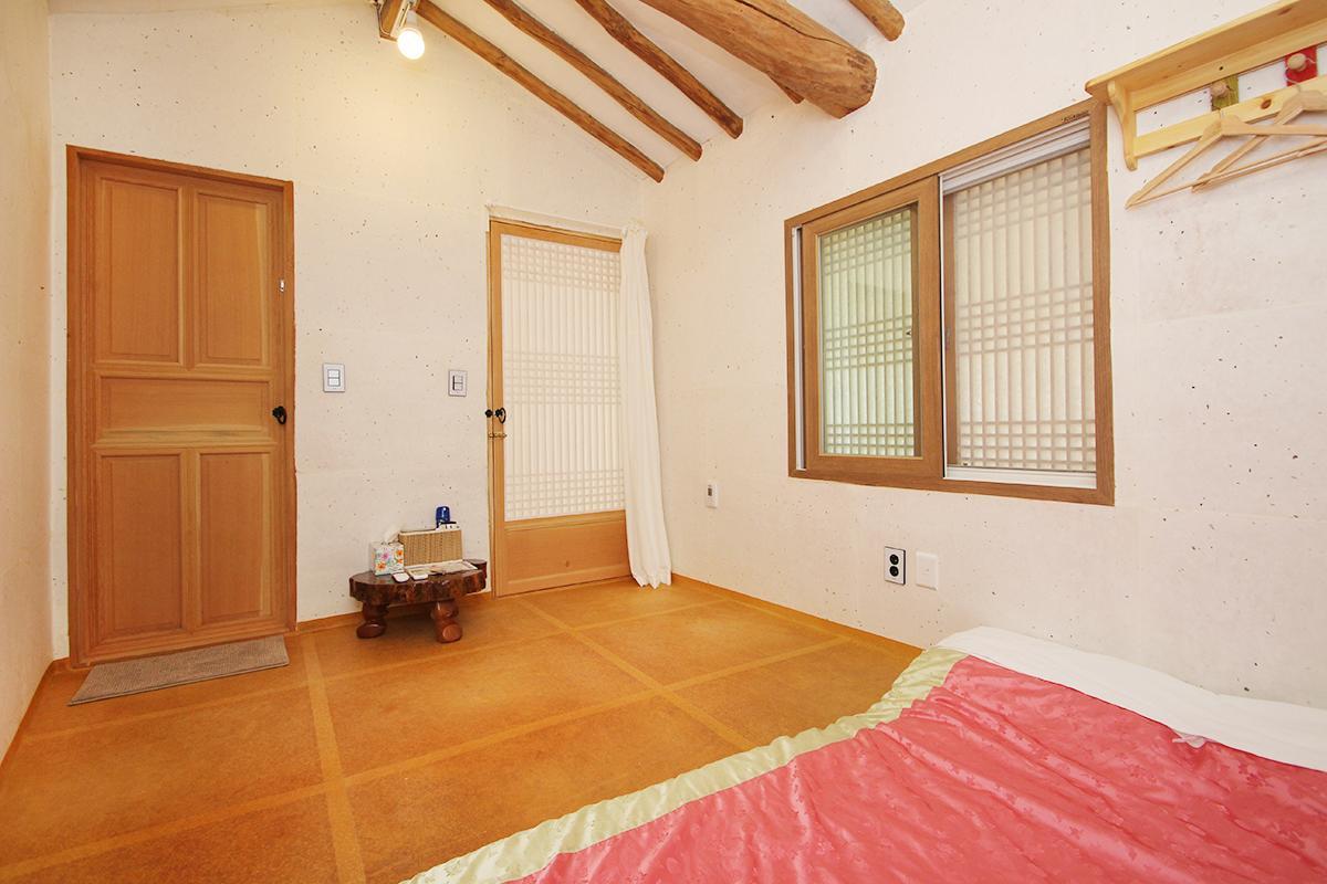 Sarangnamoo Hanok Guesthouse Jeonju Exterior photo