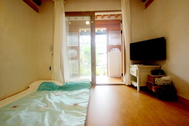 Sarangnamoo Hanok Guesthouse Jeonju Exterior photo