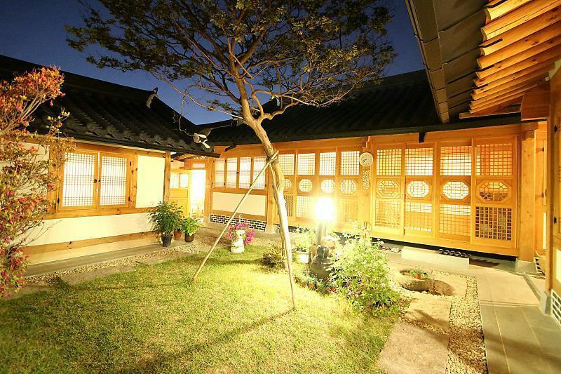 Sarangnamoo Hanok Guesthouse Jeonju Exterior photo