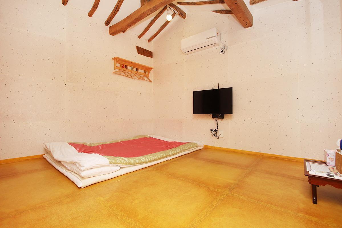 Sarangnamoo Hanok Guesthouse Jeonju Exterior photo