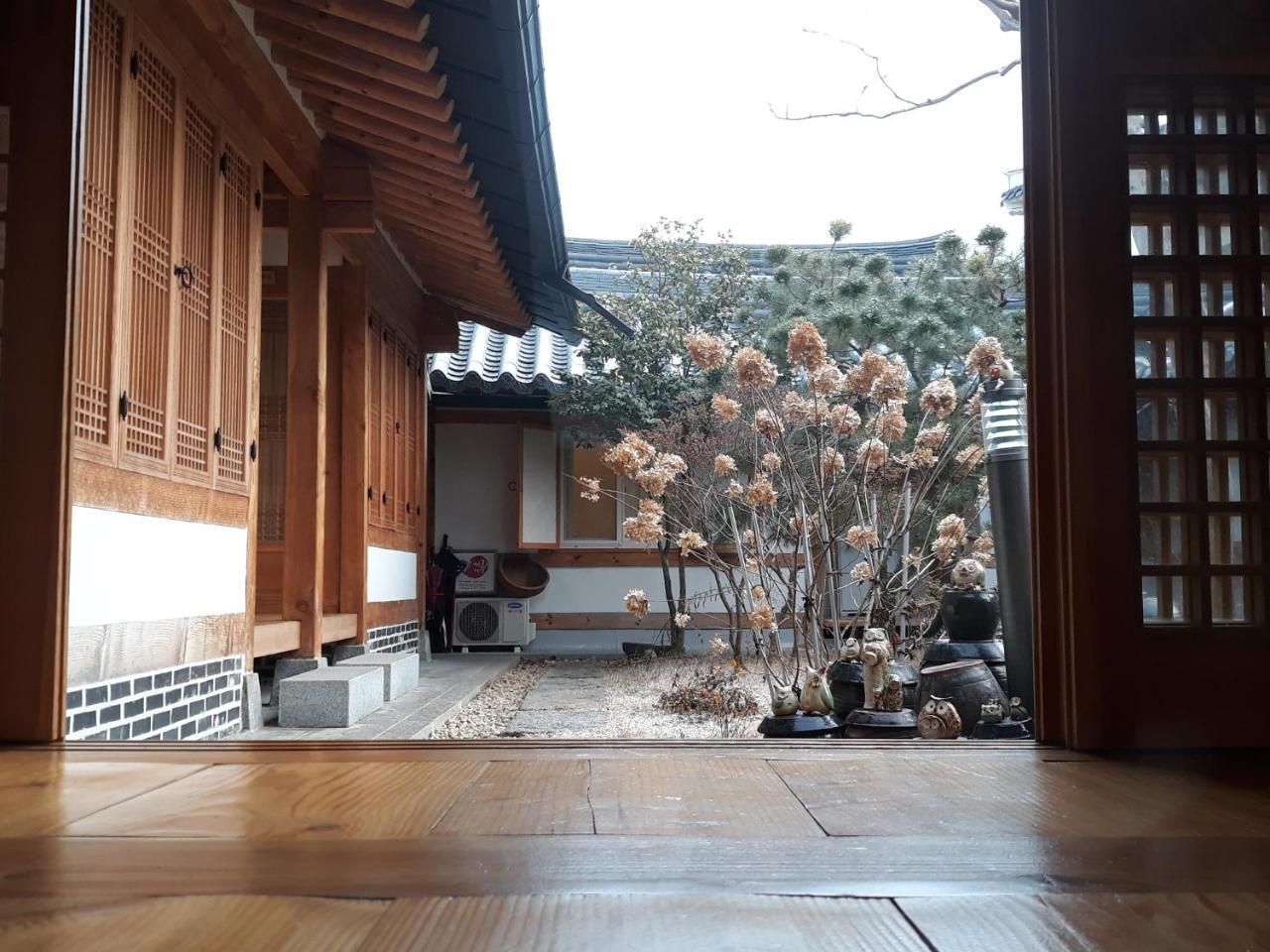 Sarangnamoo Hanok Guesthouse Jeonju Exterior photo