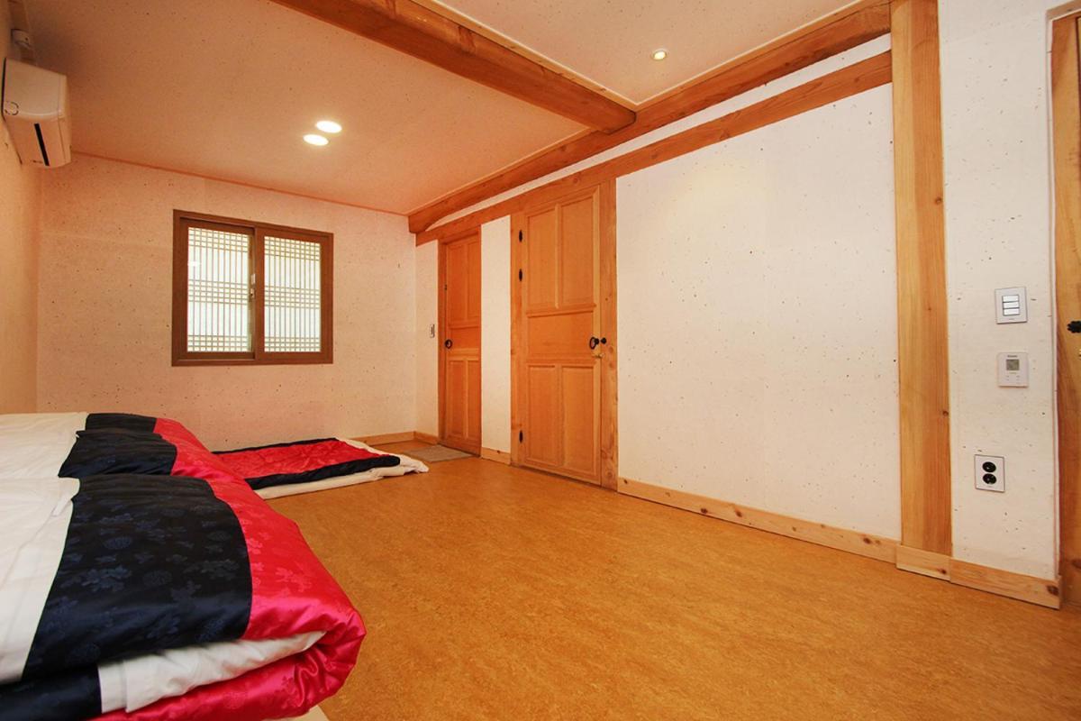 Sarangnamoo Hanok Guesthouse Jeonju Exterior photo