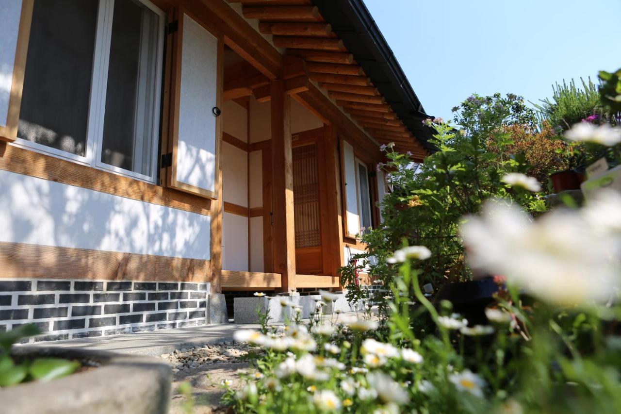 Sarangnamoo Hanok Guesthouse Jeonju Exterior photo