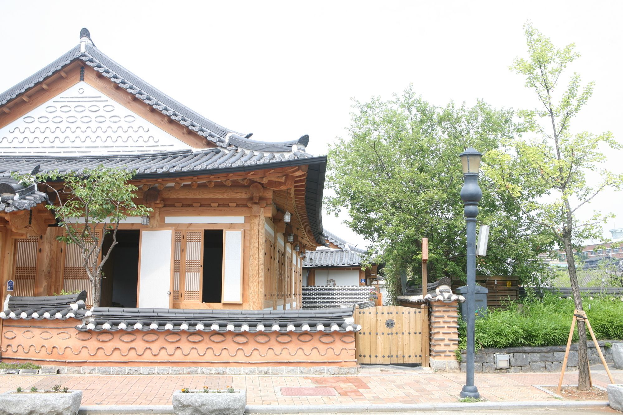 Sarangnamoo Hanok Guesthouse Jeonju Exterior photo